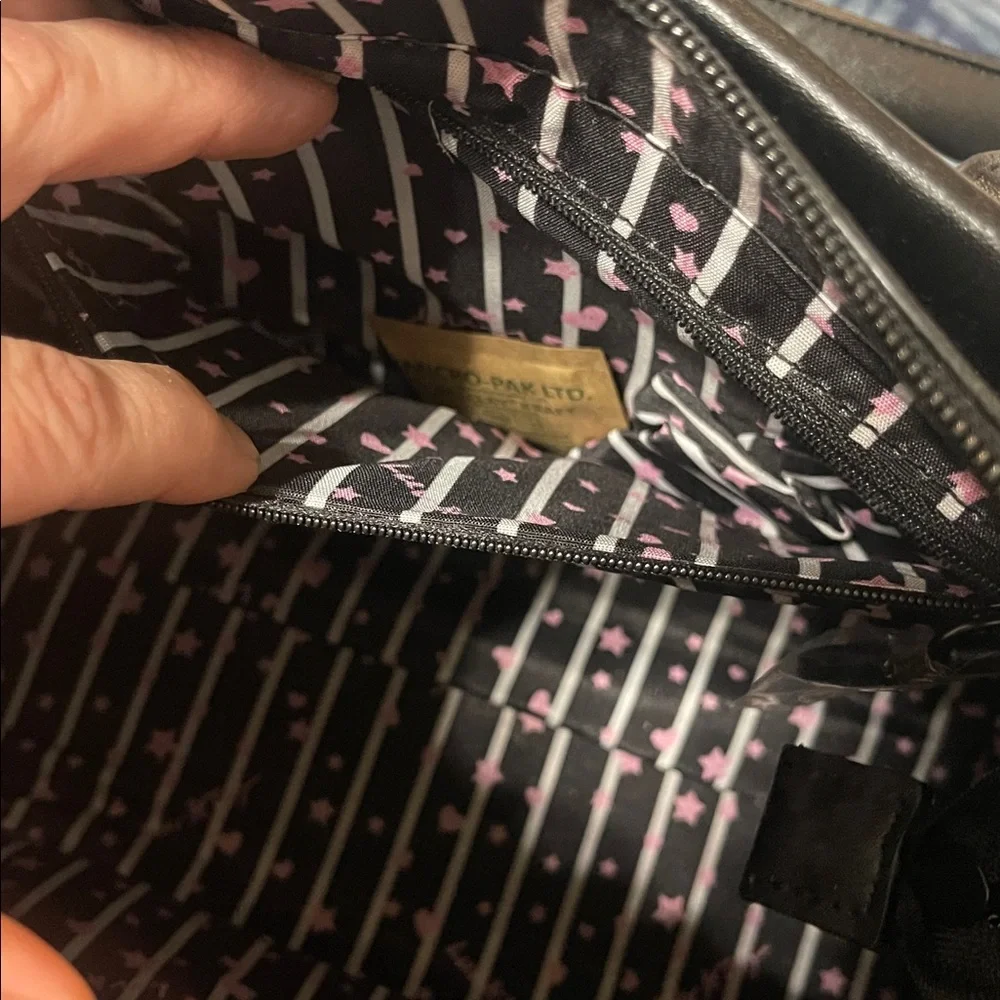 NWT Betsey Johnson 🌷 Tulip 🌷Floral Embroidered Black Handbag - Picture 4 of 13